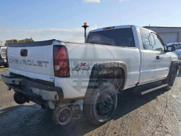 2005 Chev 2500HD Silverado 2500HD REM_1830-HR - Image 3