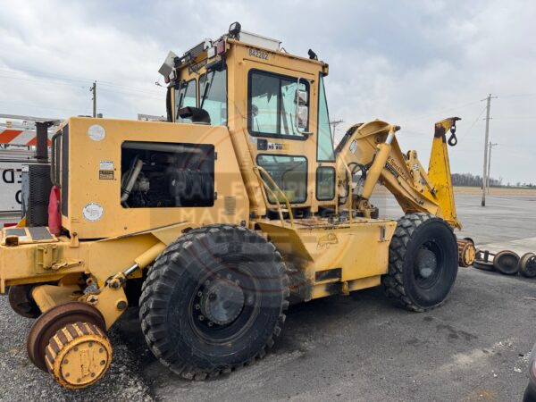 2010 Pettibone 445E Work ready 445E HyRail Speedswing REM_1847-SS
